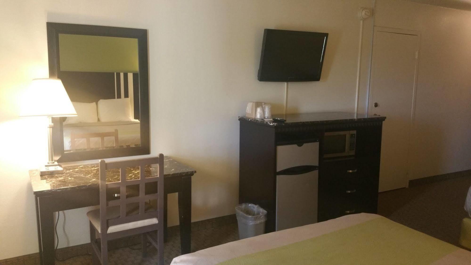 Oyo Hotel Lafayette La I-10 & University ภายนอก รูปภาพ