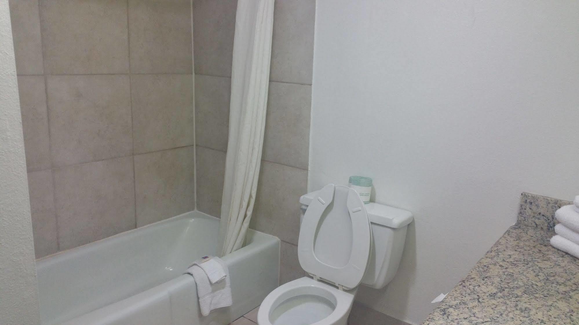 Oyo Hotel Lafayette La I-10 & University ภายนอก รูปภาพ