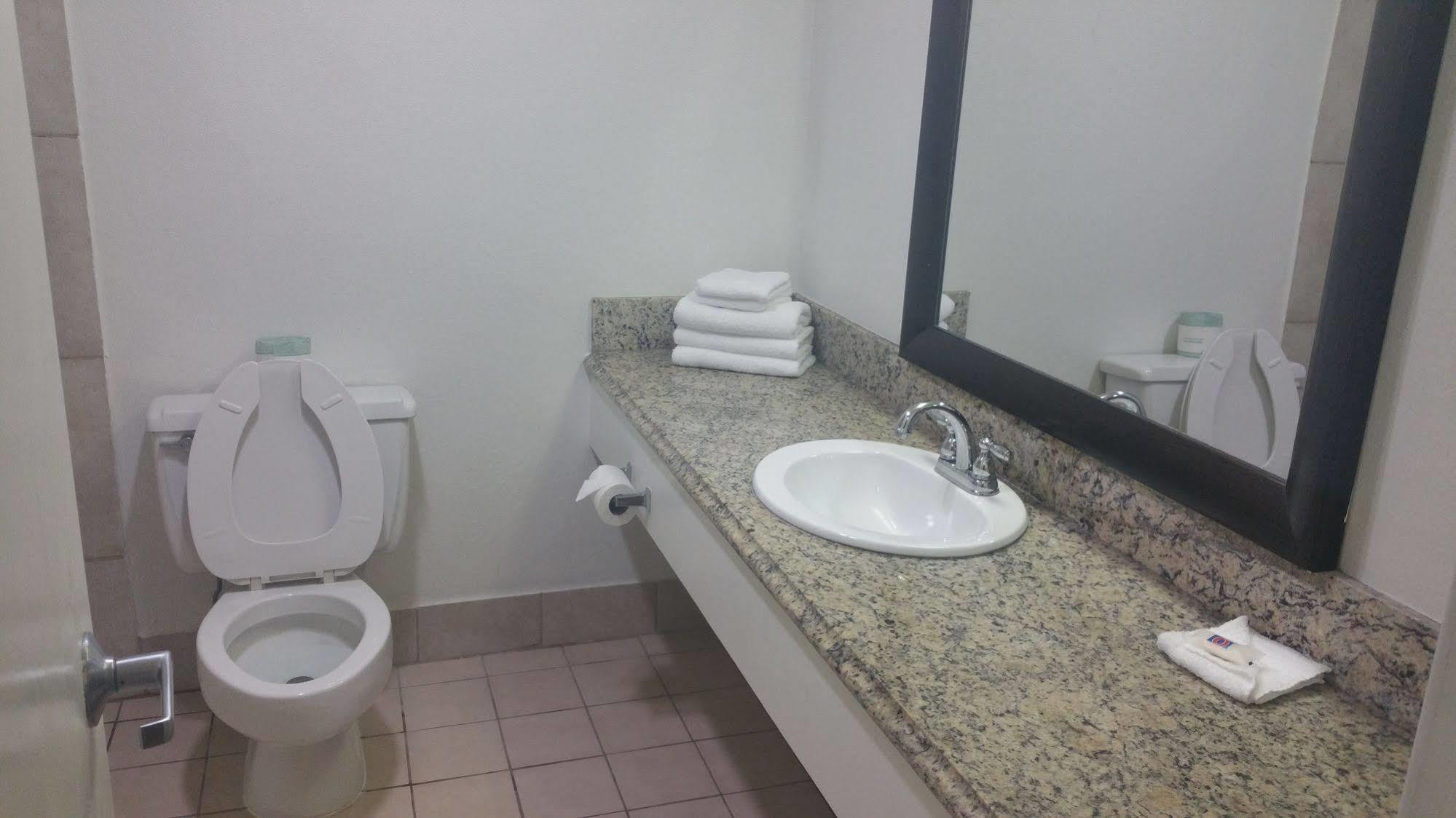Oyo Hotel Lafayette La I-10 & University ภายนอก รูปภาพ