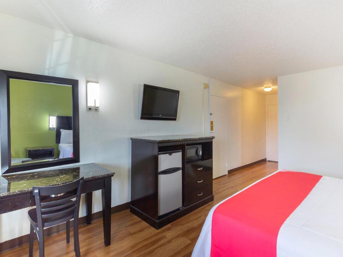 Oyo Hotel Lafayette La I-10 & University ภายนอก รูปภาพ