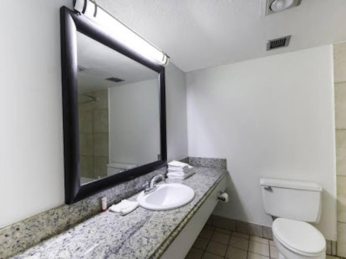 Oyo Hotel Lafayette La I-10 & University ภายนอก รูปภาพ